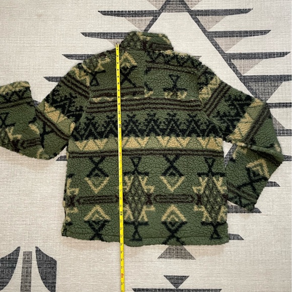 Men's Sherpa Pullover - Picture 3 of 5